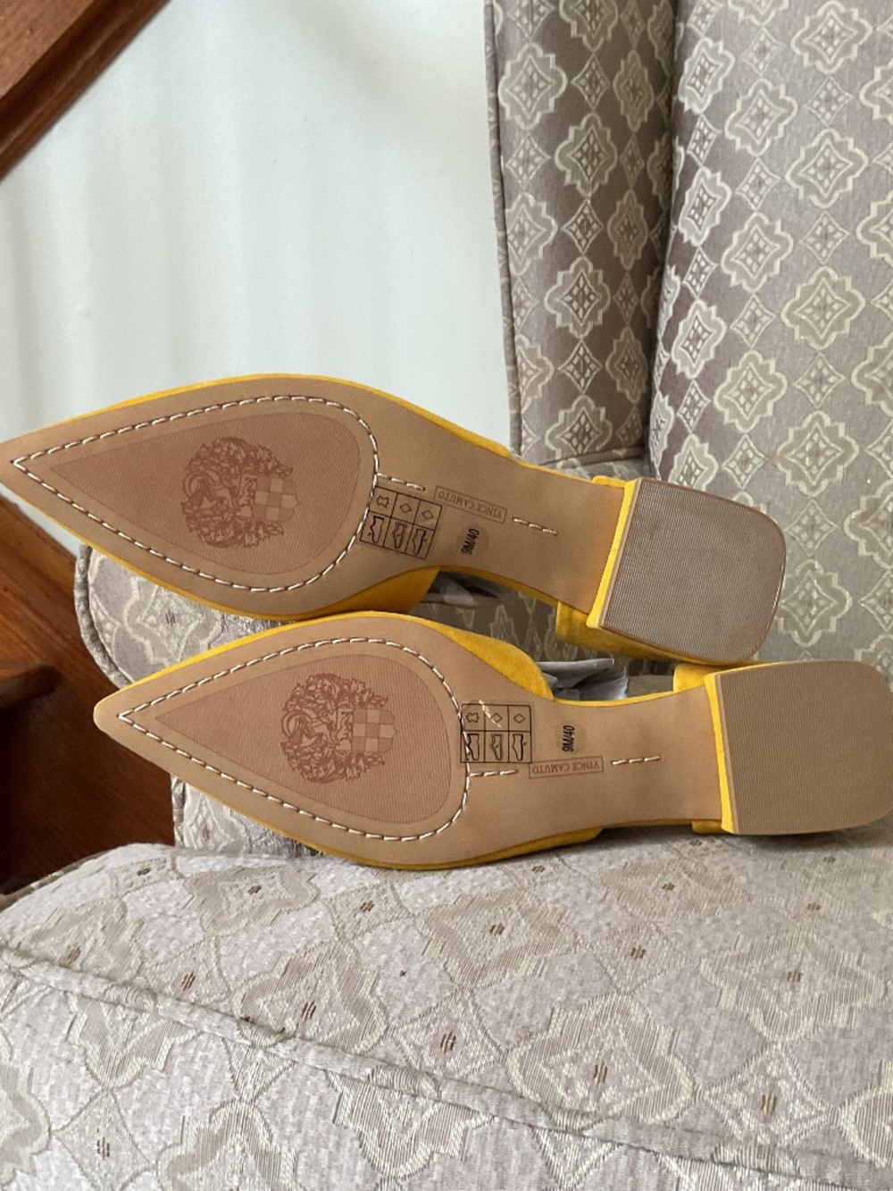 Vince Camuto Brelanie Marigold Yellow Suede Pointed d'Orsay Flats Size 9 - Picture 6 of 7